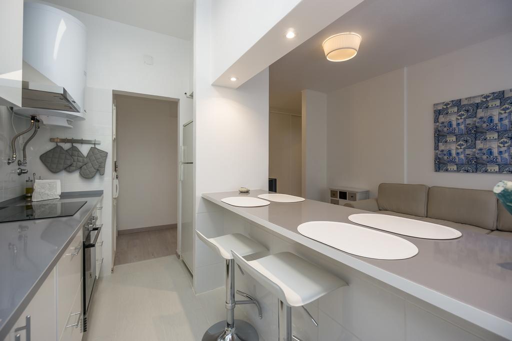 Lovely & Modern In The Center Lisbon Exterior photo